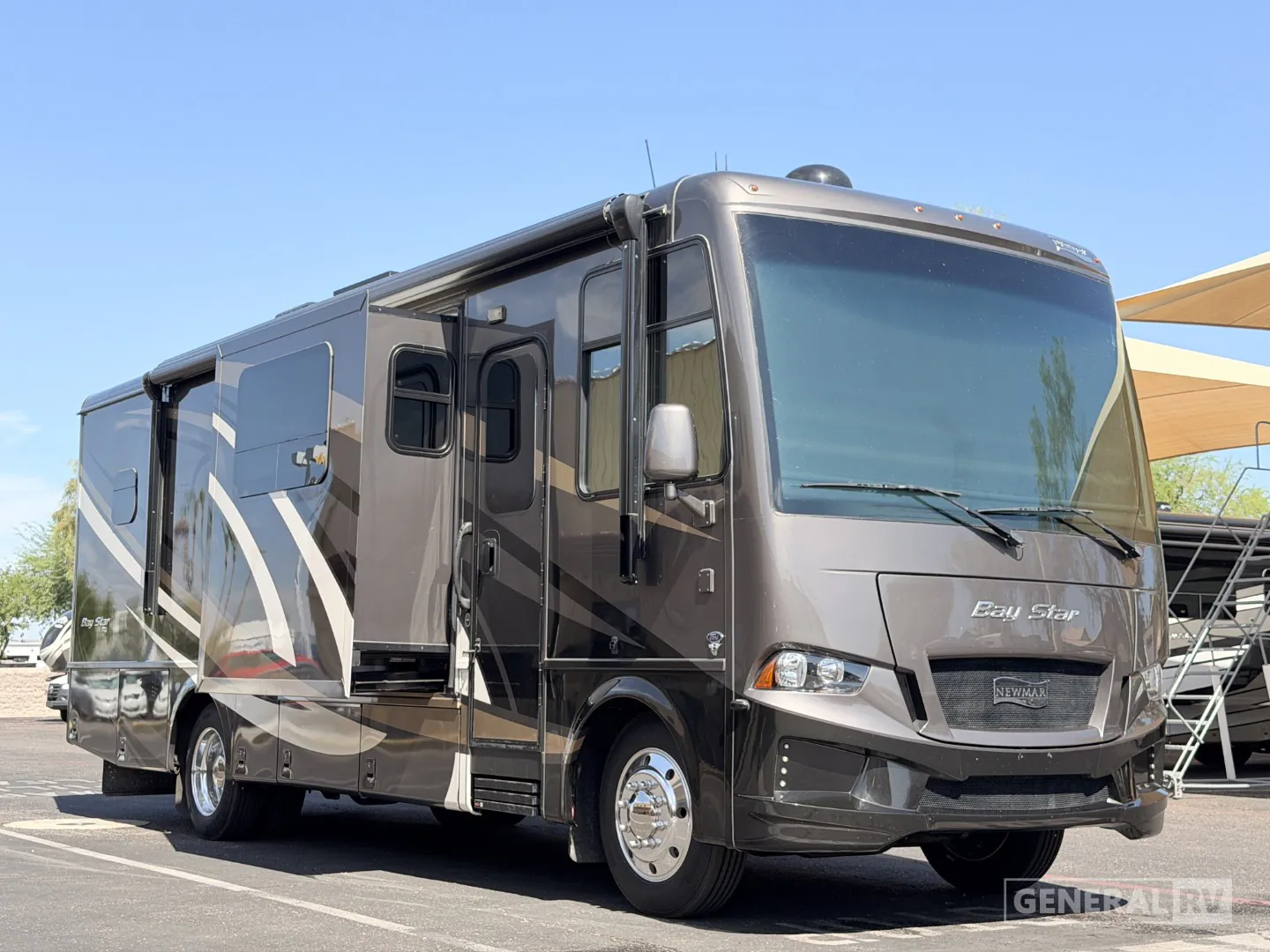 2021 Newmar Bay Star 3005 - Photo 2