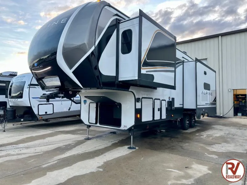 2025 Keystone Alpine 3011CK - Photo 4