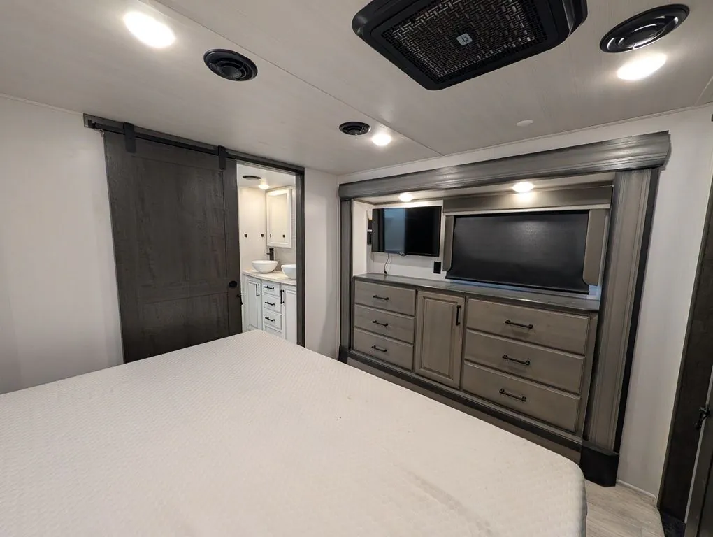 2023 Keystone Montana 3901RK, Photos photo 29