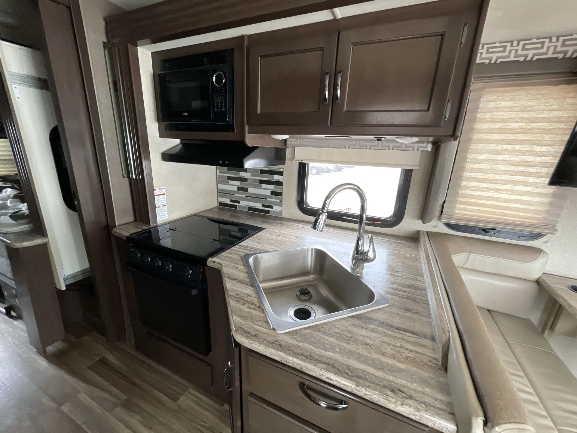 2018 Thor Motor Coach A.C.E 27.2 - Photo 4