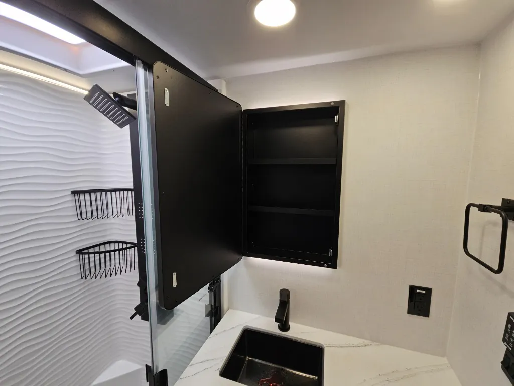 2026 Brinkley Model G 3950, Bathroom photo 3