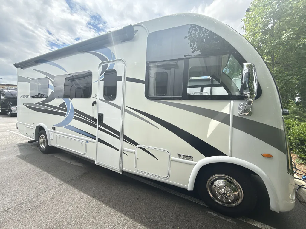 2023 Thor Motor Coach Vegas 24.3, Photos photo 5