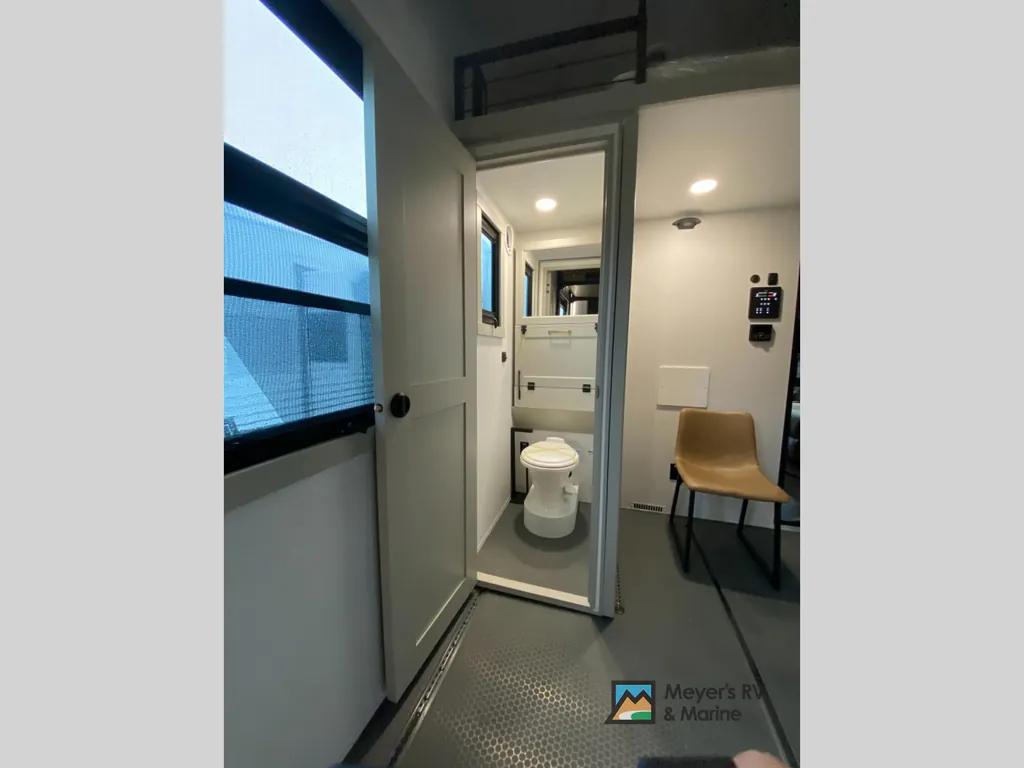 2026 Brinkley Model G 4100, Photos photo 39