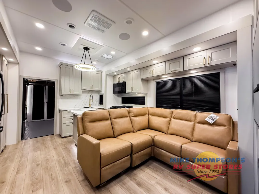 2026 Brinkley Model G 3950, Photos photo 6