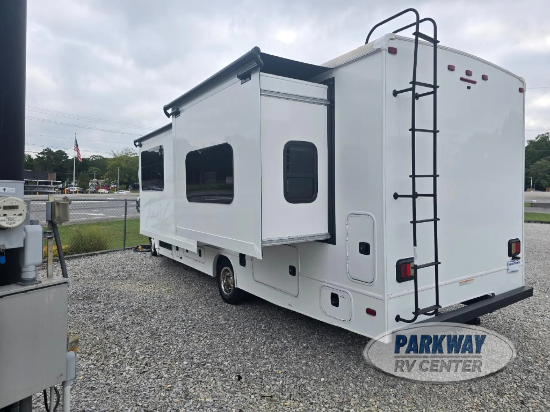 2022 Jayco Greyhawk 27U - Photo 2