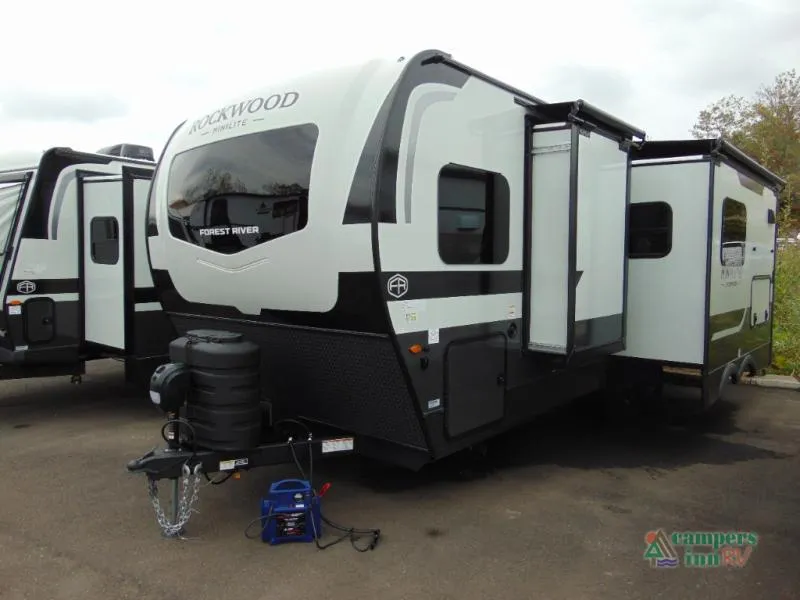 2026 Forest River Rockwood Mini Lite 2522FB - Photo 3