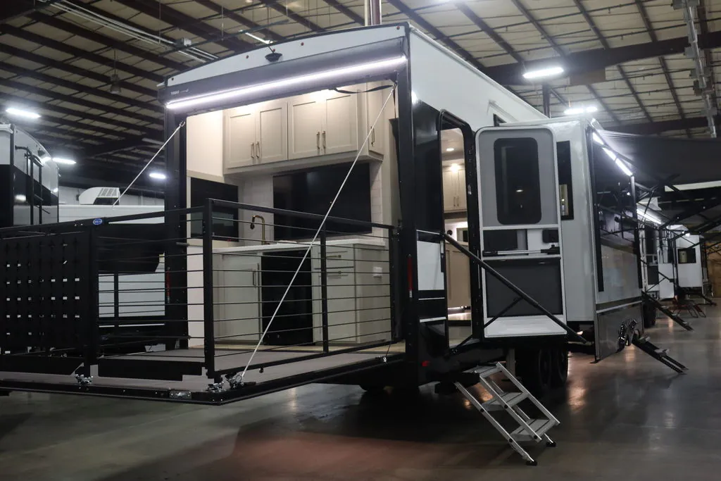 2026 Brinkley Model Z 3420, Photos photo 2