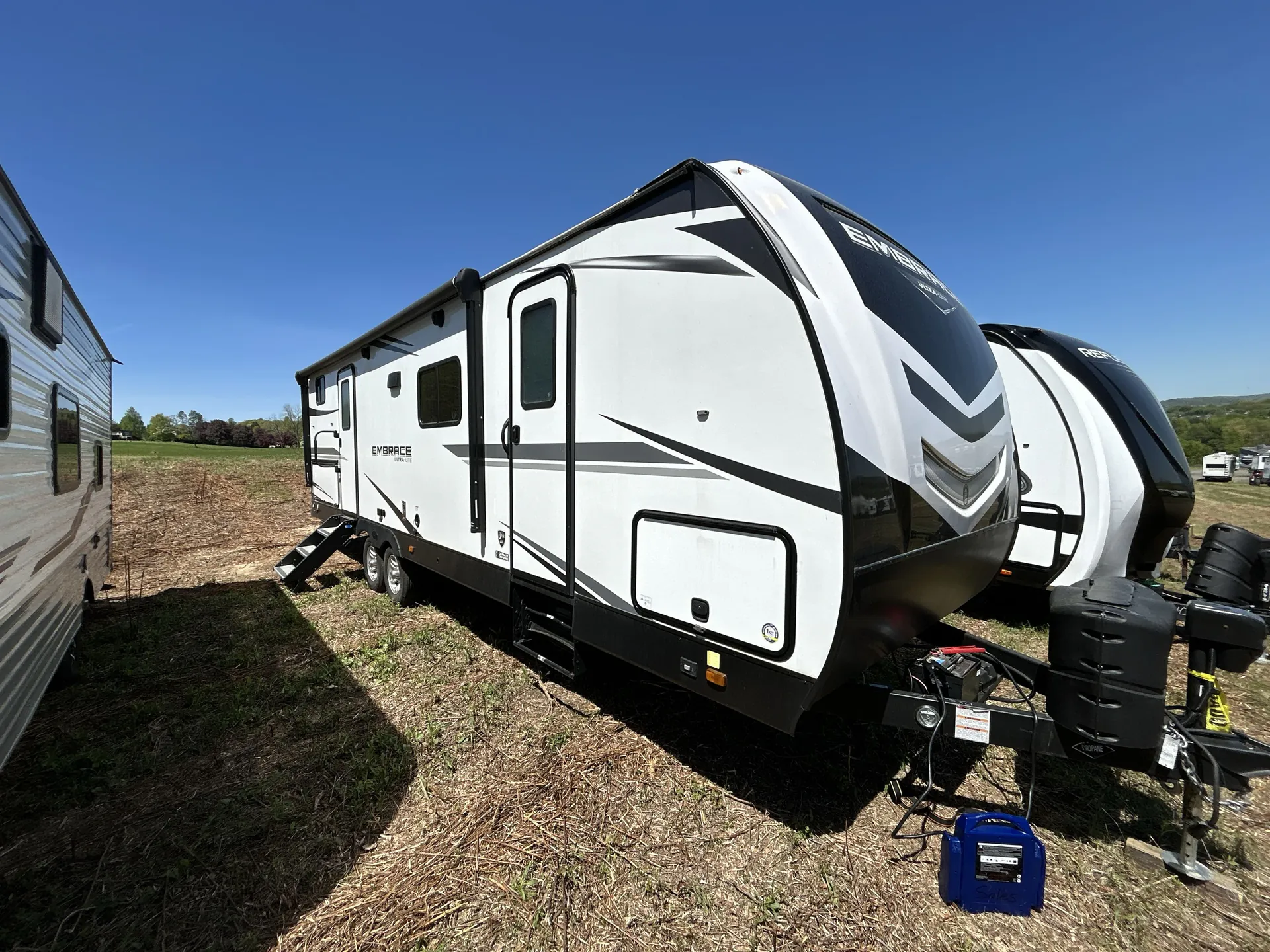 2022 Cruiser RV Embrace EL280 - Photo 2