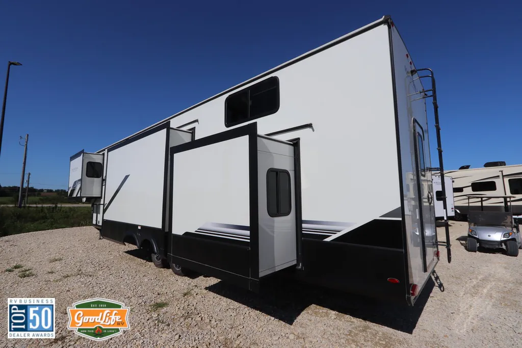 2024 Keystone Montana High Country 381TB, Photos photo 6
