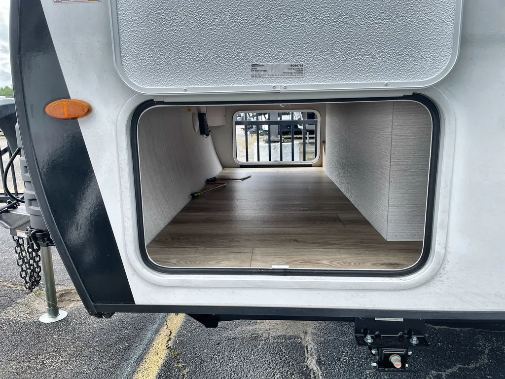 2027 Winnebago Micro Minnie 2108DS, Photos photo 8