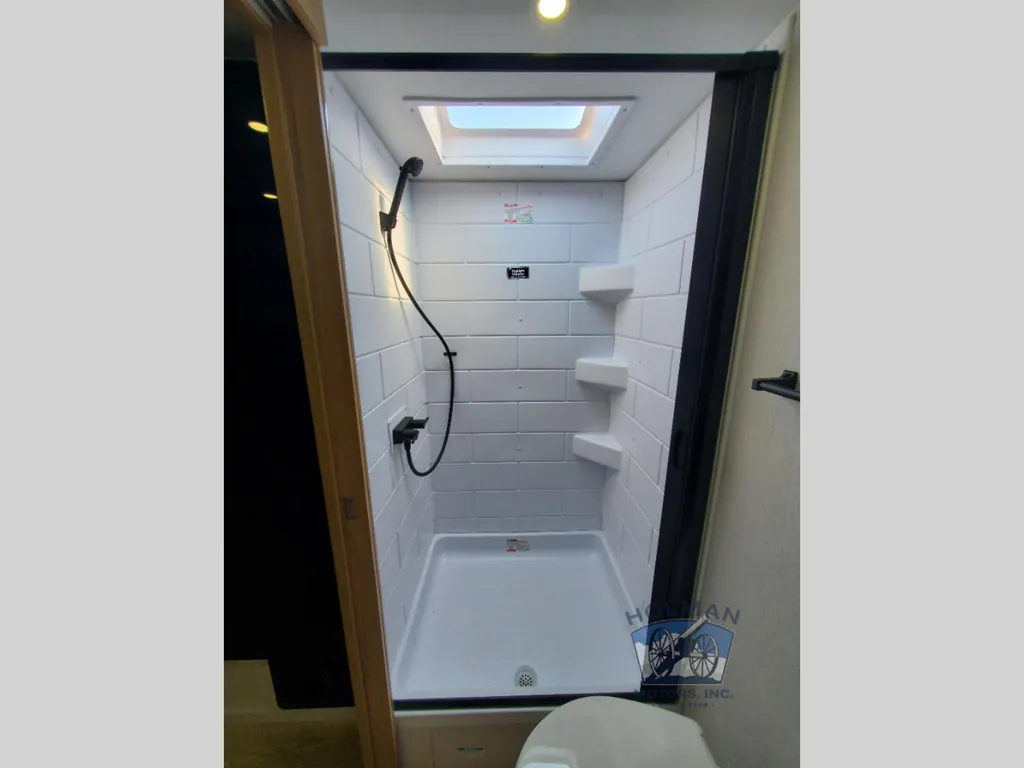 2027 Winnebago Micro Minnie 2108DS, Photos photo 34