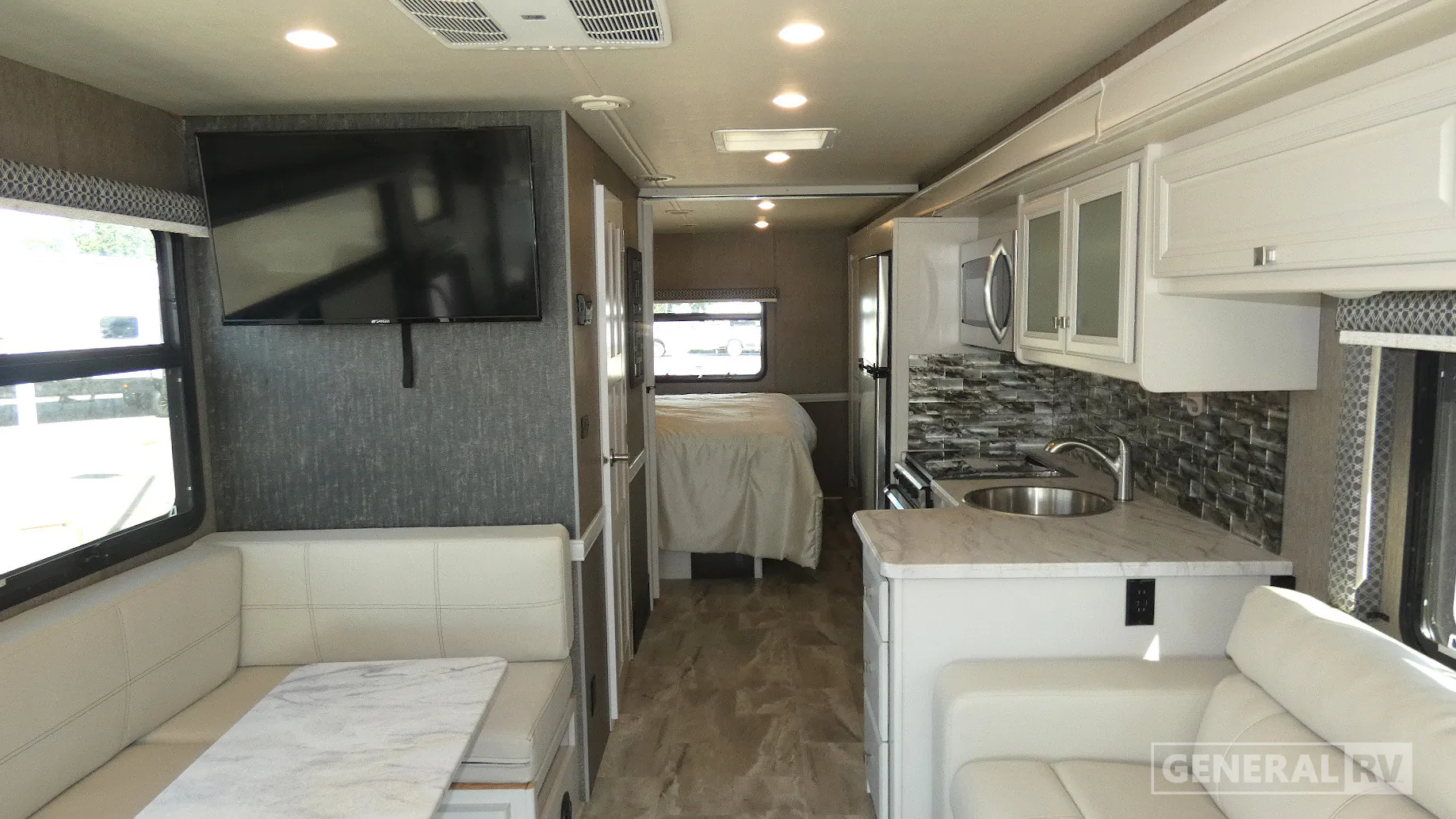 2021 Holiday Rambler Admiral 29M - Photo 3