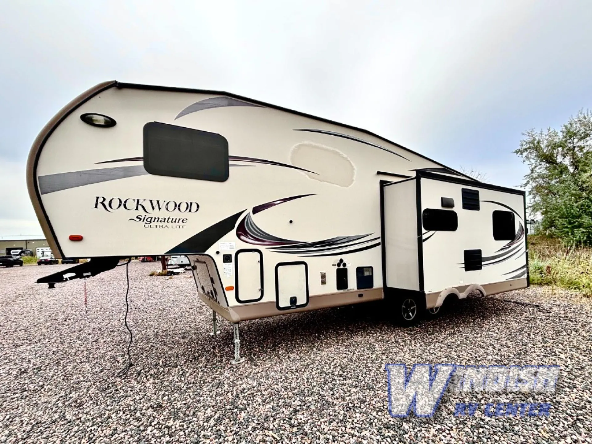 2016 Forest River Rockwood Signature Ultra Lite 8289WS - Photo 4