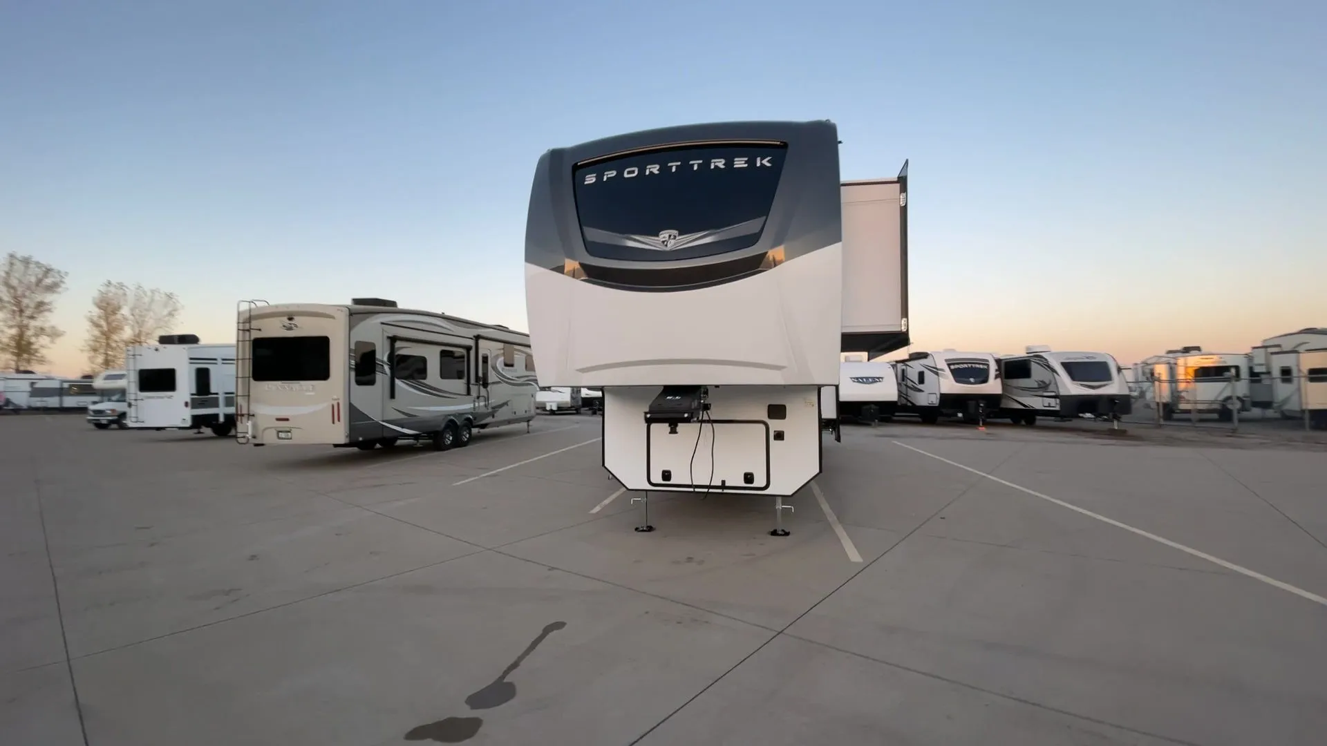 2026 Venture RV SPORTTREK TOURING EDITION FW 354VBH - Photo 4