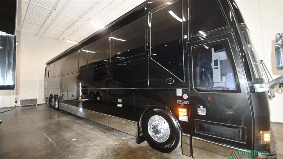 2003 Prevost Featherlite Vantare H3-45 - Photo 4
