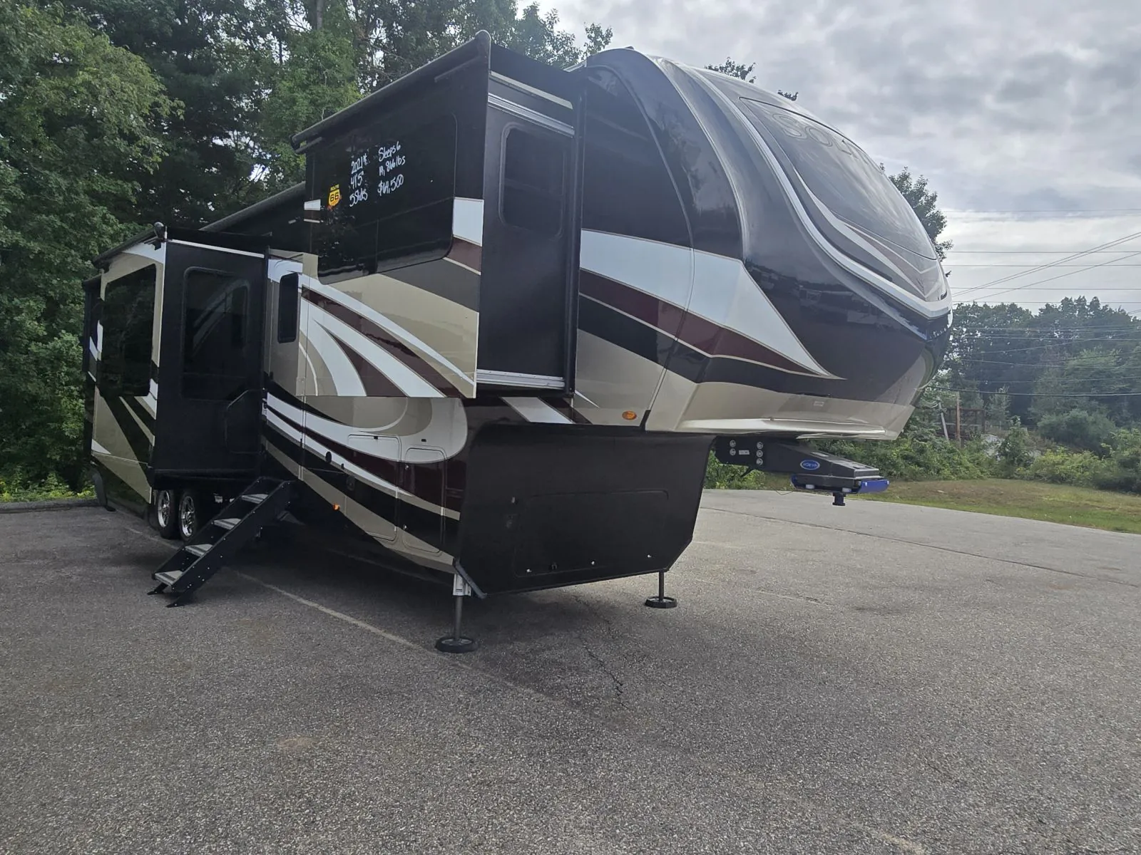 2021 Grand Design Solitude 380FL-R - Photo 2