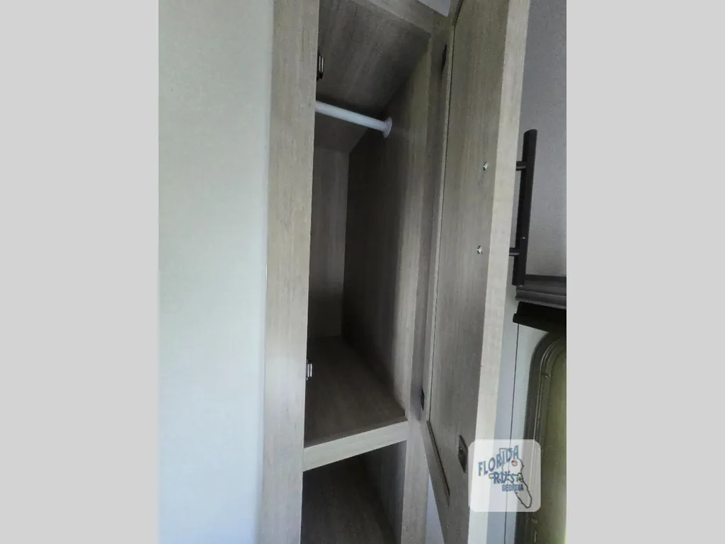 2027 East to West Della Terra 272RL, Photos photo 49