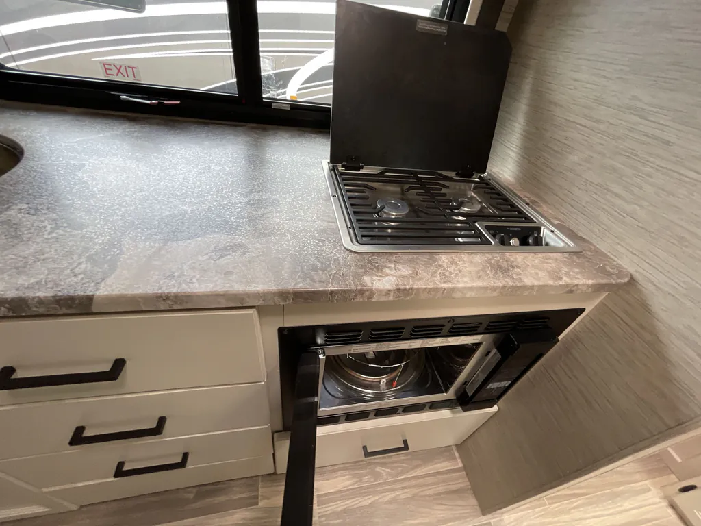 2022 Thor Motor Coach Axis 24.3, Photos photo 8