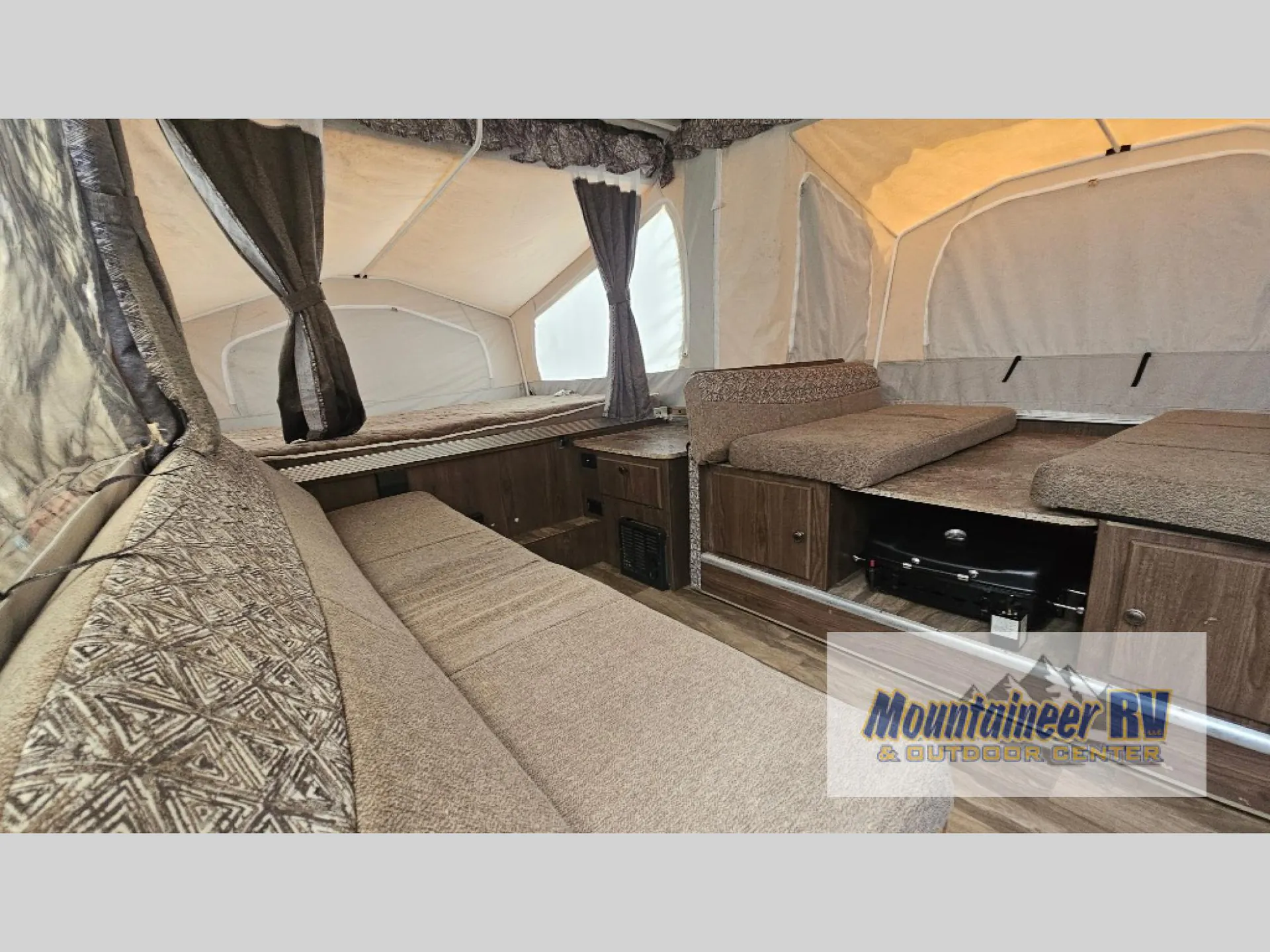 2019 Forest River Flagstaff MAC 228 - Photo 4