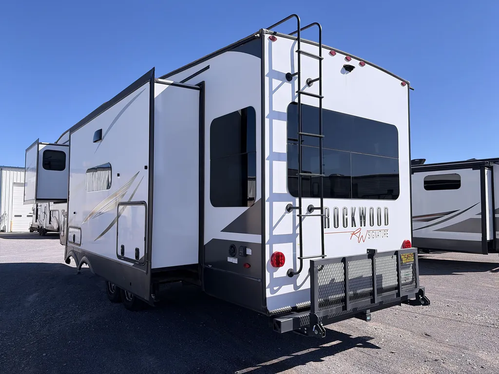 2022 Forest River Rockwood Signature 8294BS, Photos photo 6