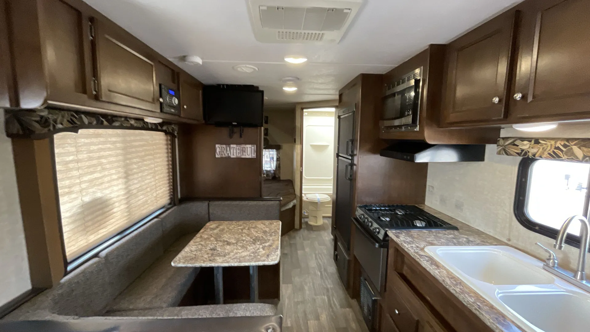 2016 Keystone Hideout 21THWE — living area main