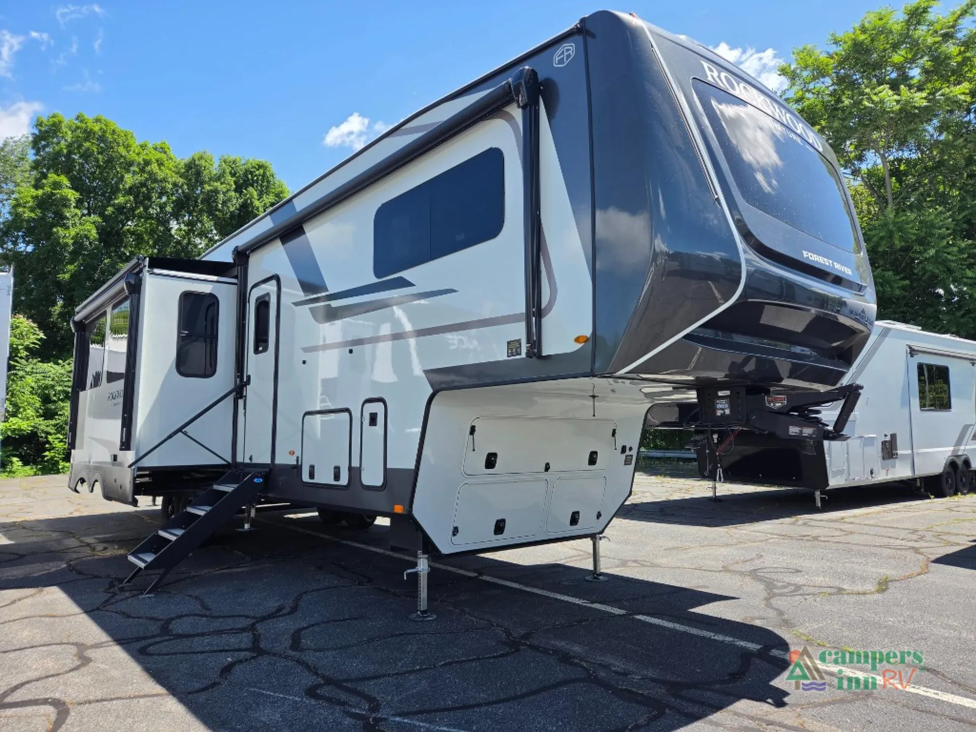 2027 Forest River Rockwood Signature 403SDB - Photo 2