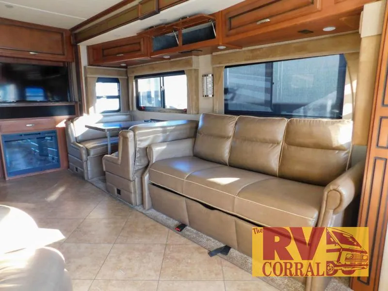 2015 Fleetwood RV Bounder 34T - Photo 4