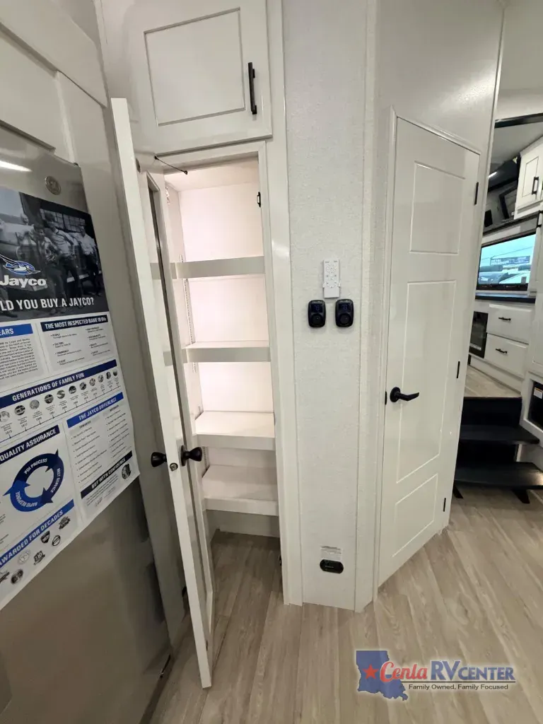 2027 Jayco PINNACLE 36FBTS, Photos photo 7