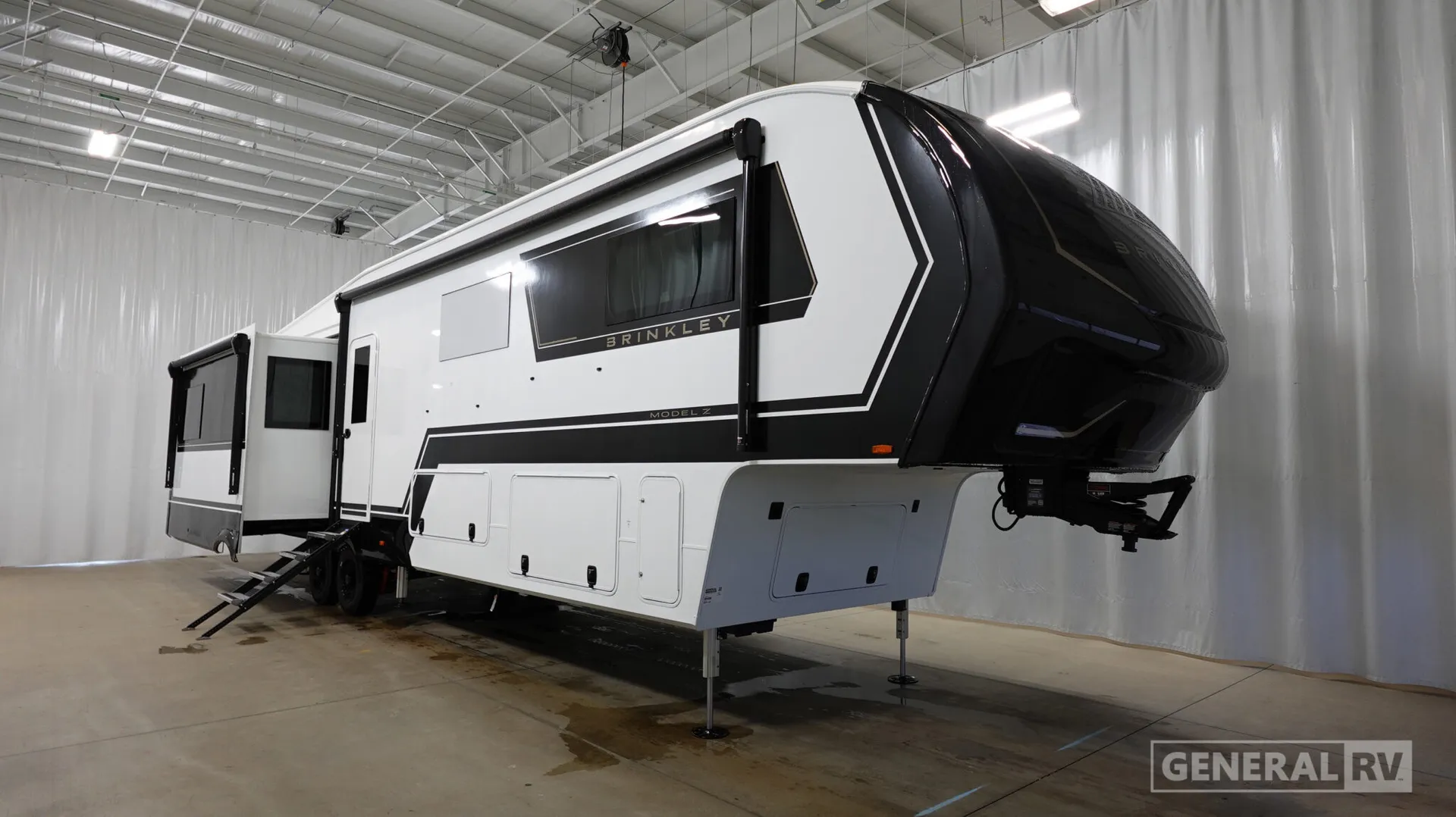 2027 Brinkley Model Z 3610 - Photo 2