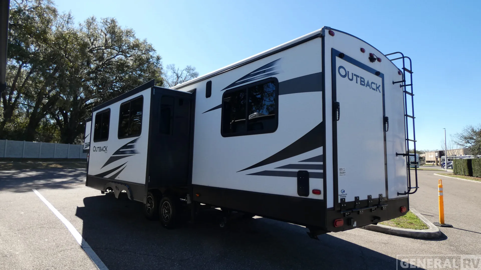 2019 Keystone Outback 335CG - Photo 4