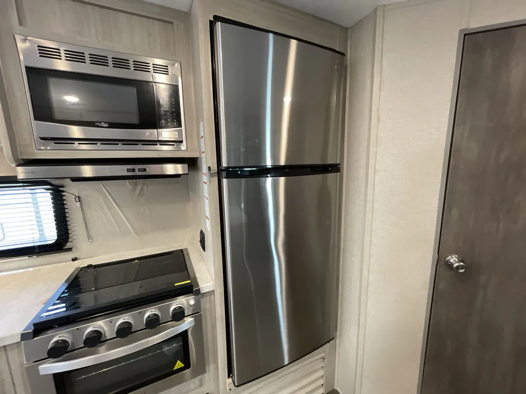 2022 Coachmen Catalina Legacy Edition 243RBS, Photos photo 9