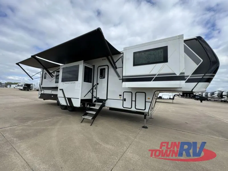 2026 Keystone Montana 3761FL - Photo 2