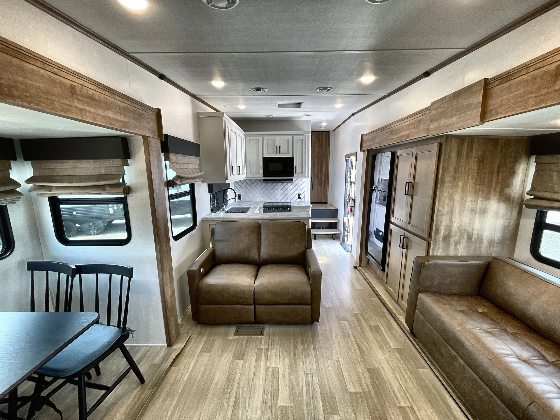 2024 Keystone Arcadia Super Lite 294SLRD — living area main