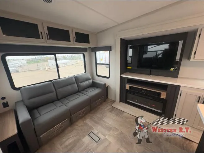 2026 Coachmen Chaparral 336TSIK - Photo 4