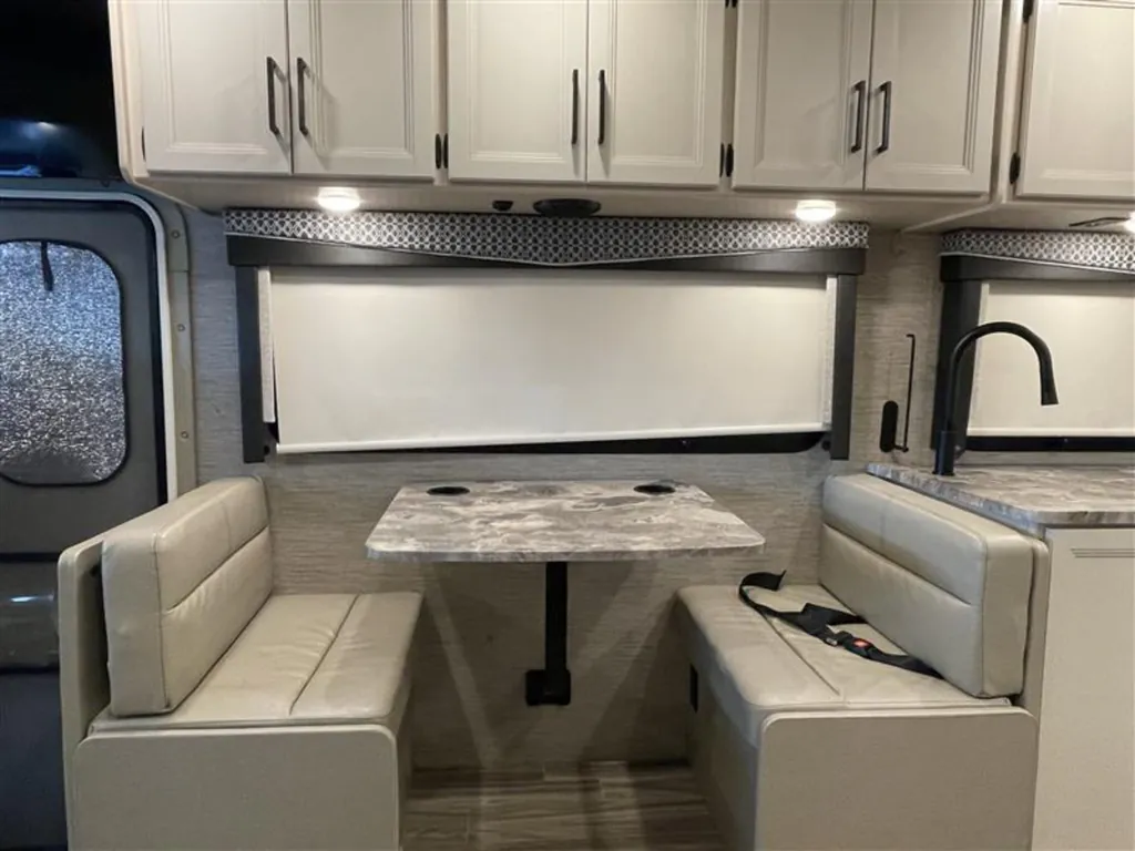 2021 Thor Motor Coach Axis 24.3, Photos photo 6