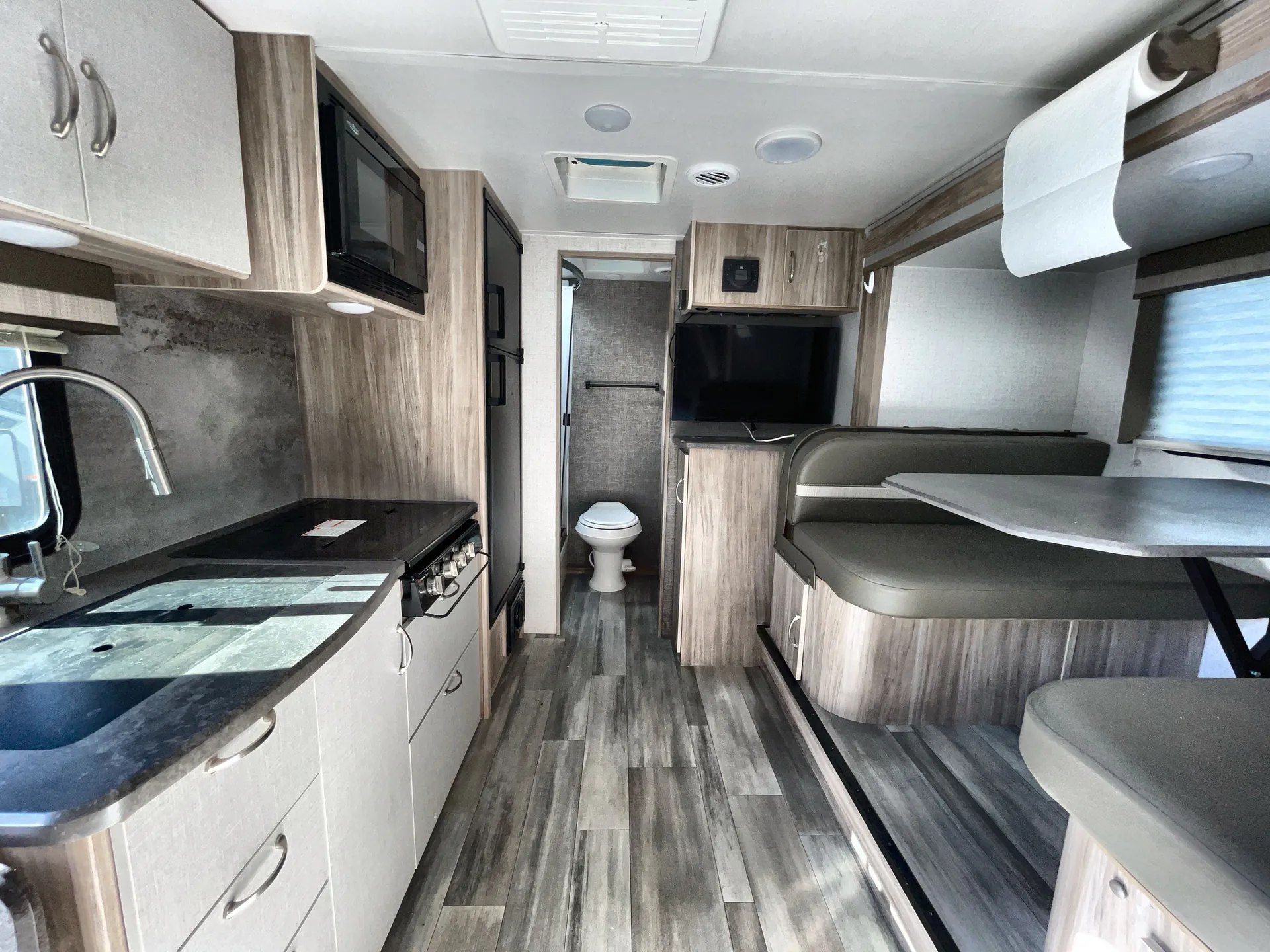 2022 Winnebago Micro Minnie FLX 2108FBS — living area main