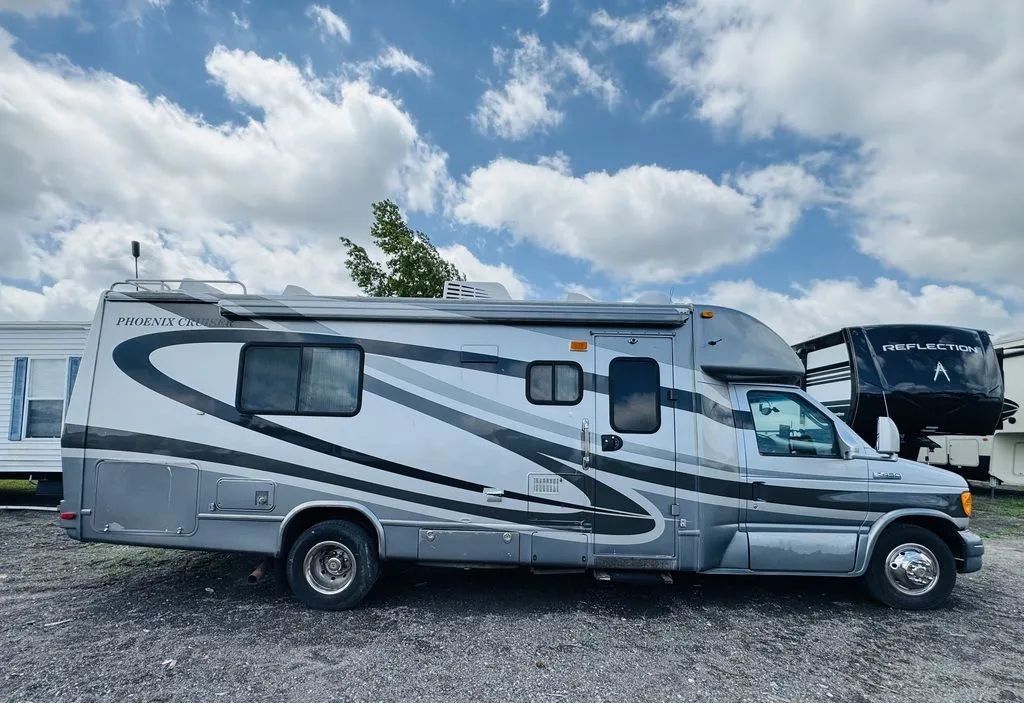 2011 Forest River BERKSHIRE 340HP - Photo 4