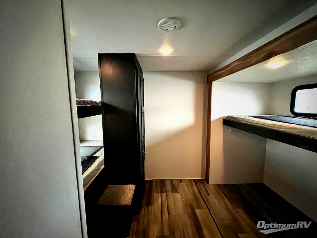 2022 Coachmen Freedom Express Select 31SE, Photos photo 10
