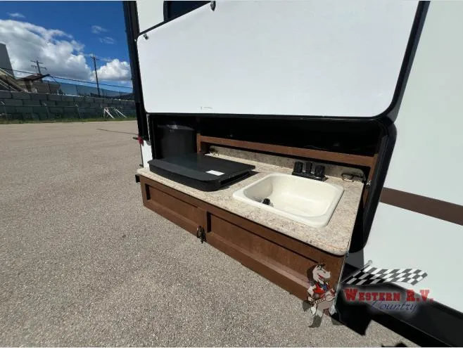 2015 Venture RV SportTrek 270VBH - Photo 4