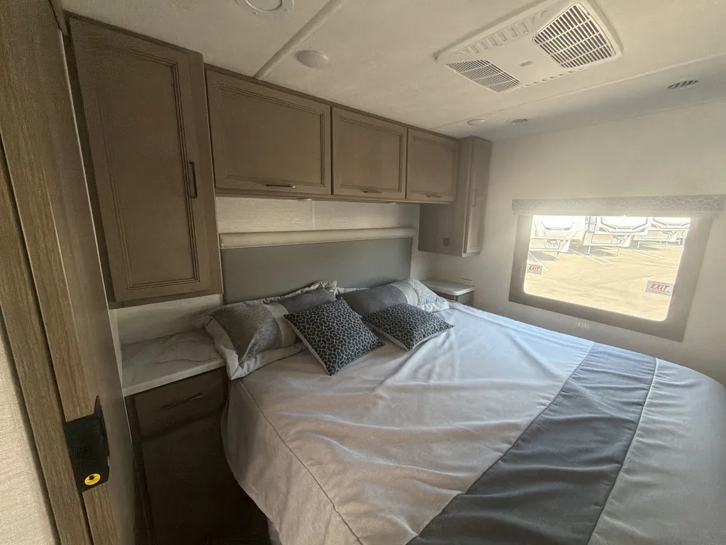 2026 Thor Motor Coach Freedom Traveler A29, Photos photo 12