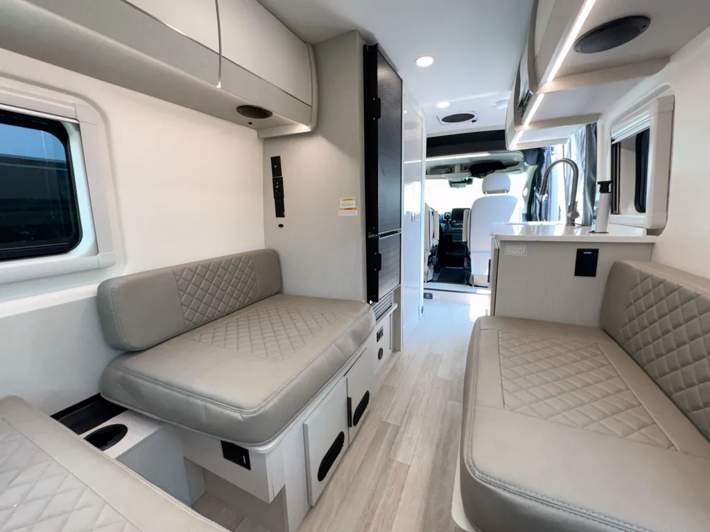 2027 Thor Motor Coach Tellaro 20Y, Photos photo 22