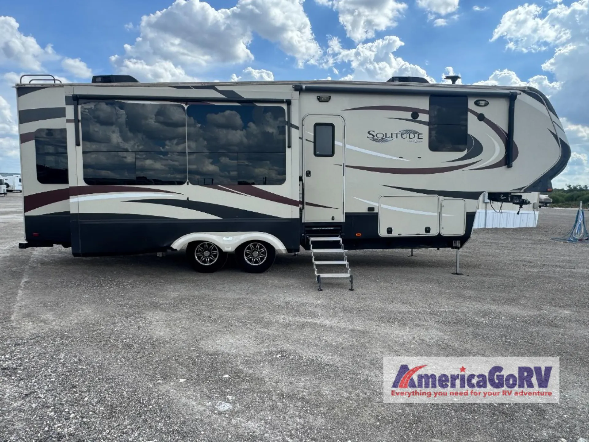 2017 Grand Design Solitude 321RL R - Photo 2