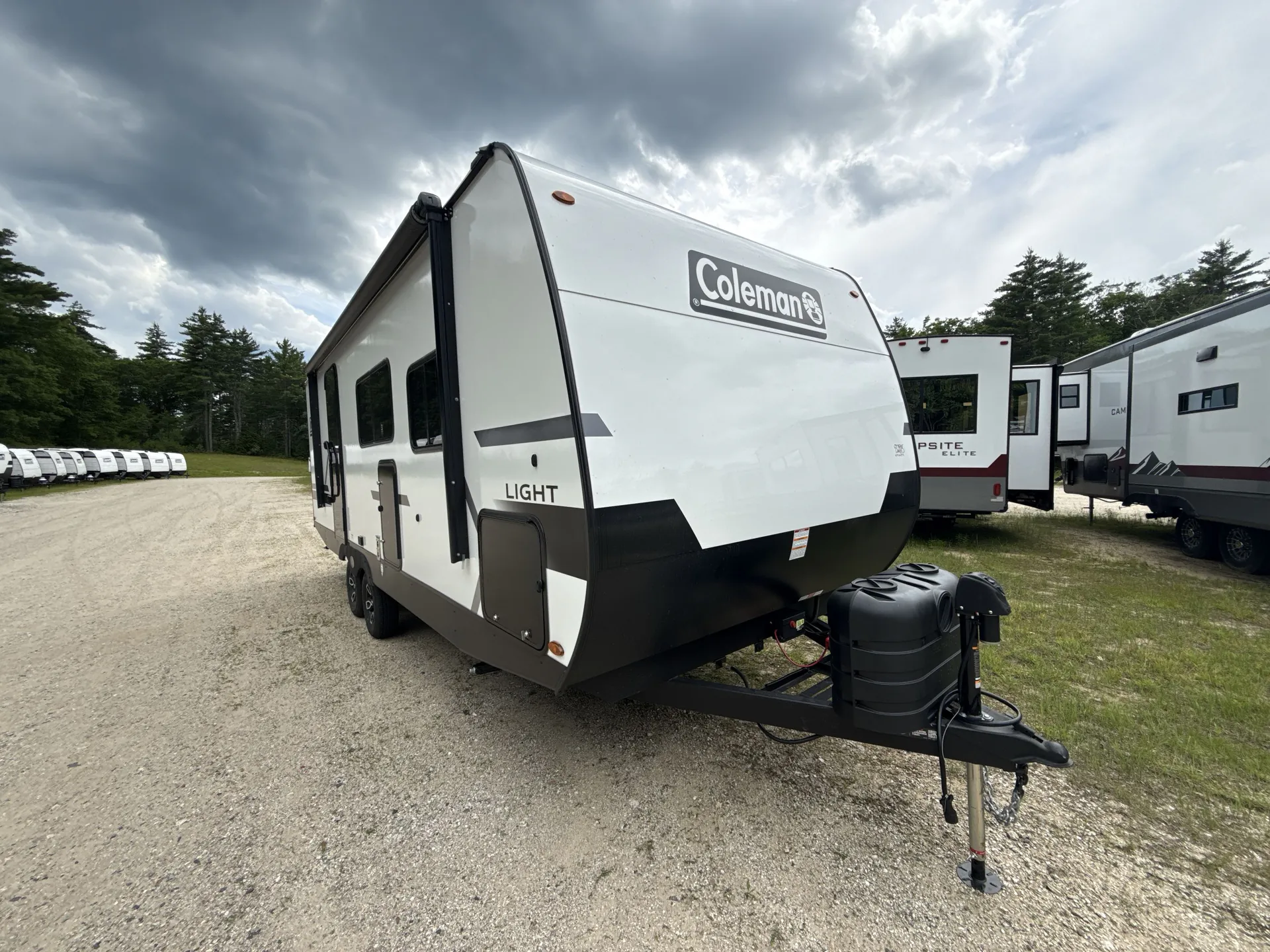 2027 Keystone Coleman Light 22BX - Photo 2