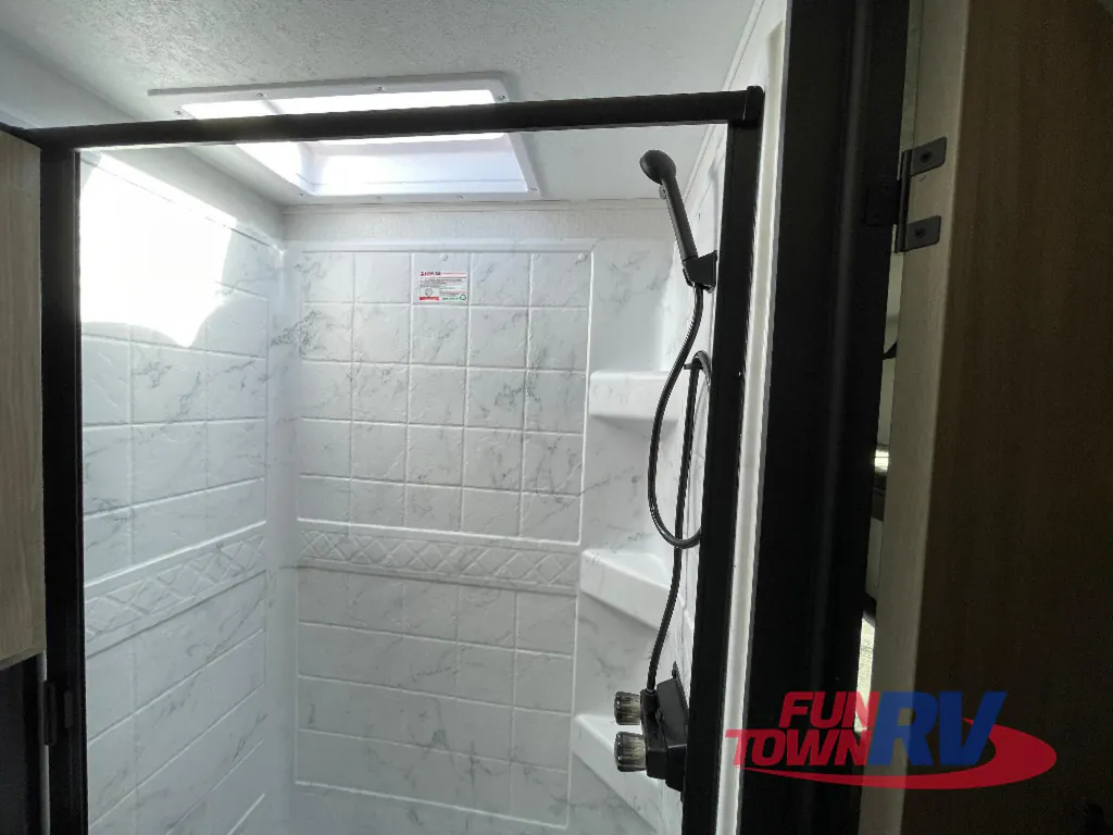 2026 Coachmen Freedom Express Select 29SE, Photos photo 25