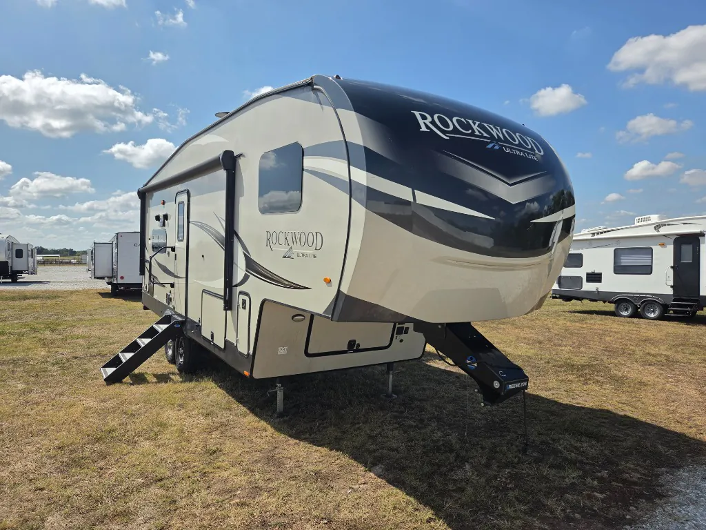 2021 Forest River Rockwood Ultra Lite 2445WS - Photo 2