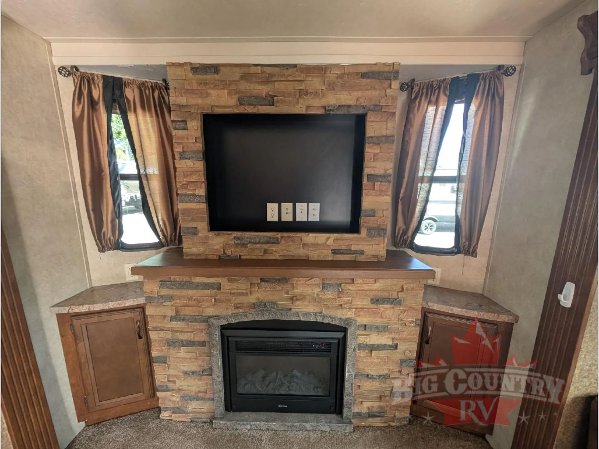 2014 Forest River Salem Villa 400FLT dealer photo 7 from Big Country RV