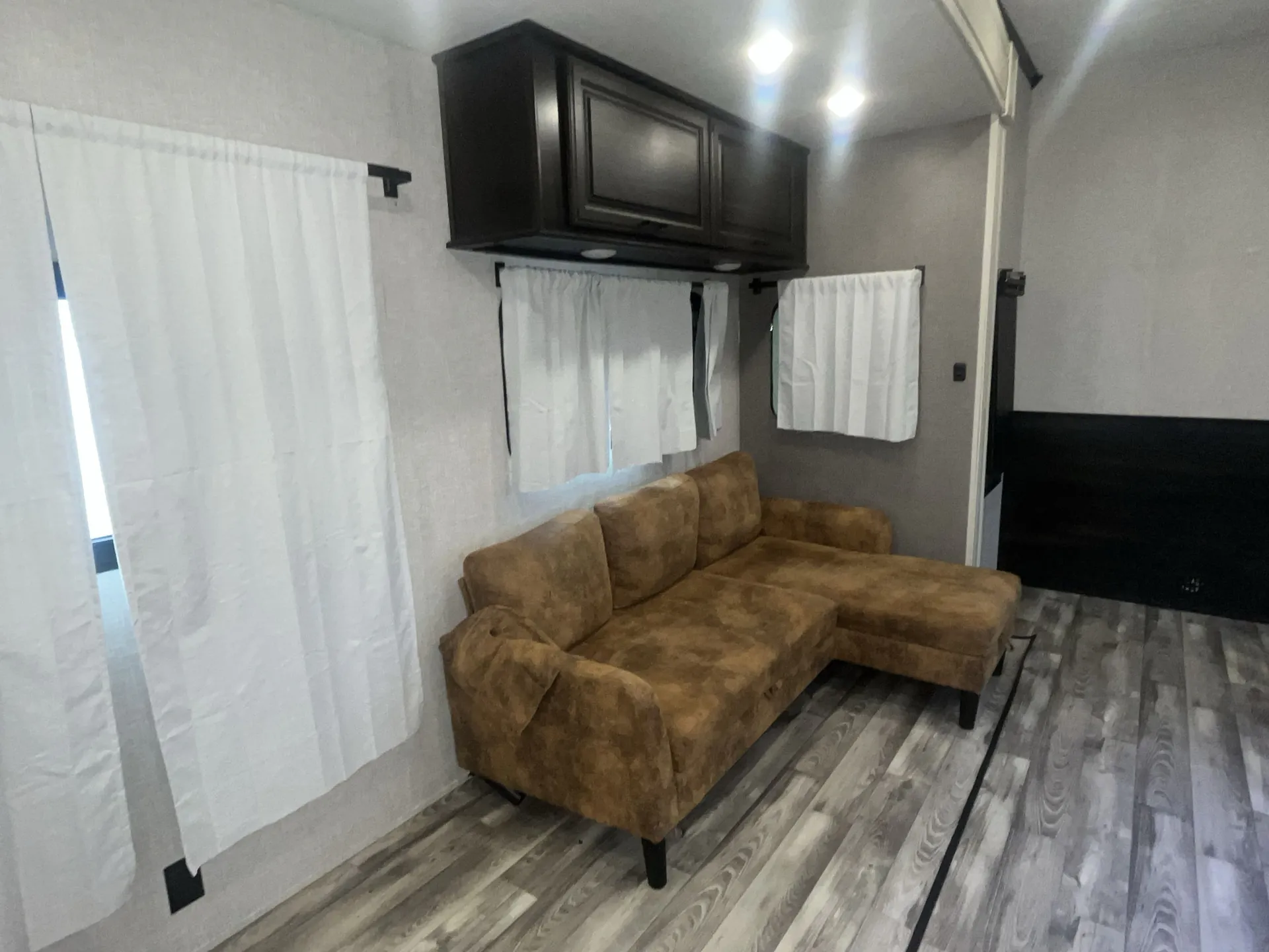 2023 Highland Ridge Open Range 395BHS — living area main