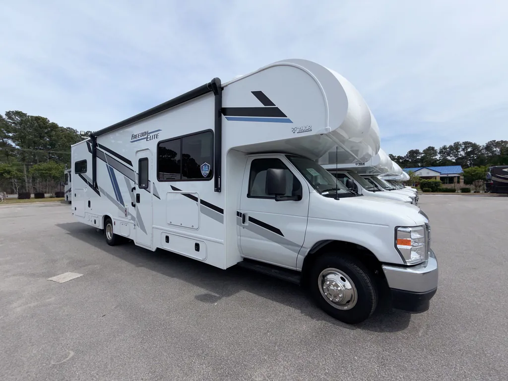 2026 Thor Motor Coach Freedom Elite 31FE, Photos photo 2