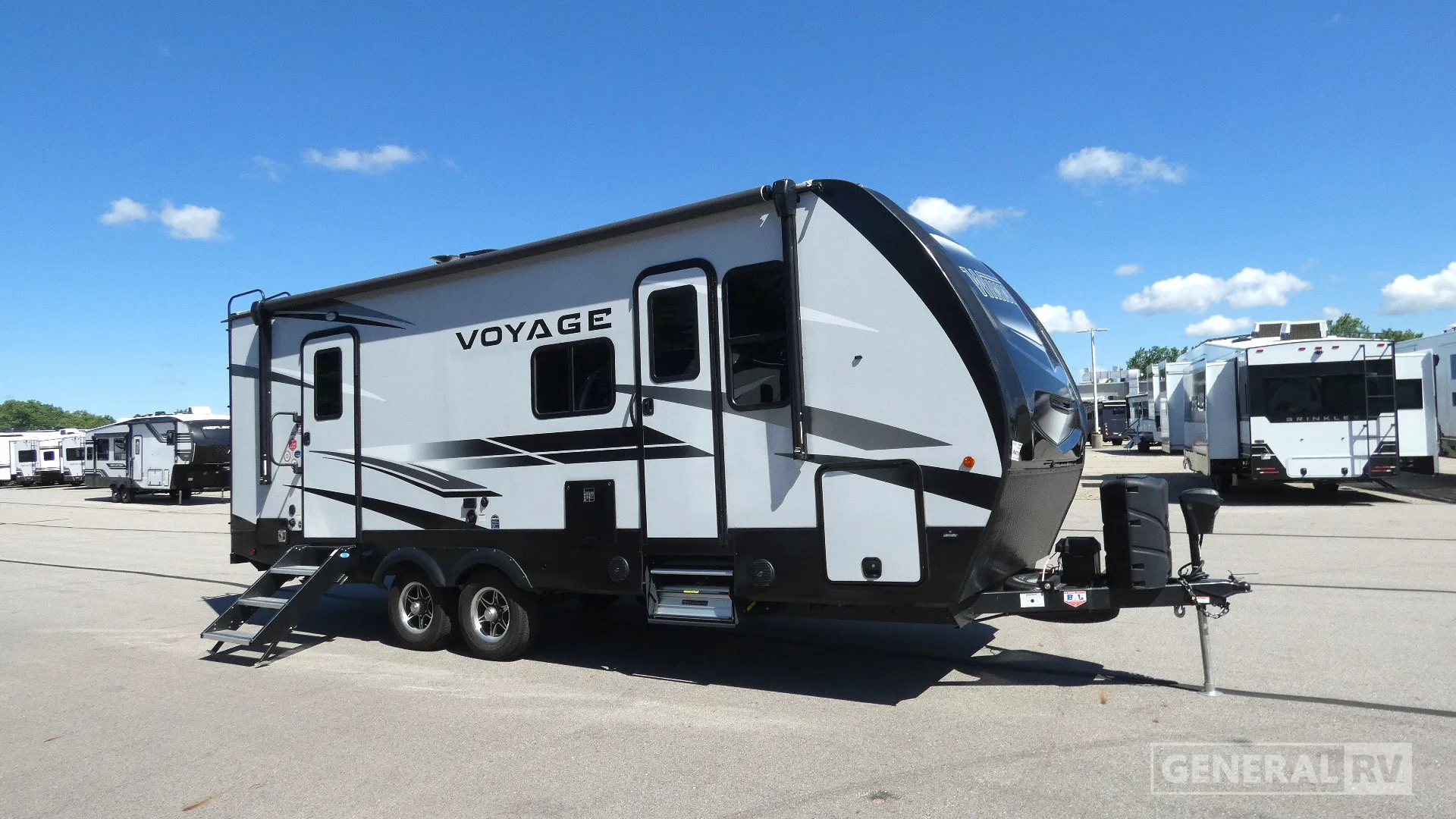 2022 Winnebago Voyage 2427RB - Photo 2