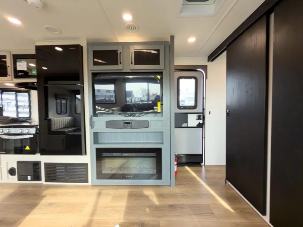 2027 Forest River Solaire 3150TBSS, Photos photo 28